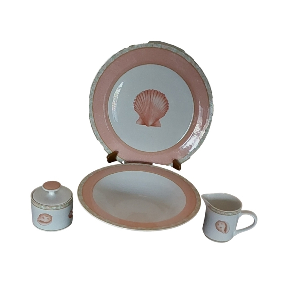 Victoria Beale Pink and White Seashell 4 Hostess Set